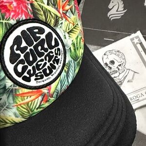 🌴 🧢 🌴 • 🫦 RipCurl x YoLo Vibes 🌴 🧢 🌴 • 🫦